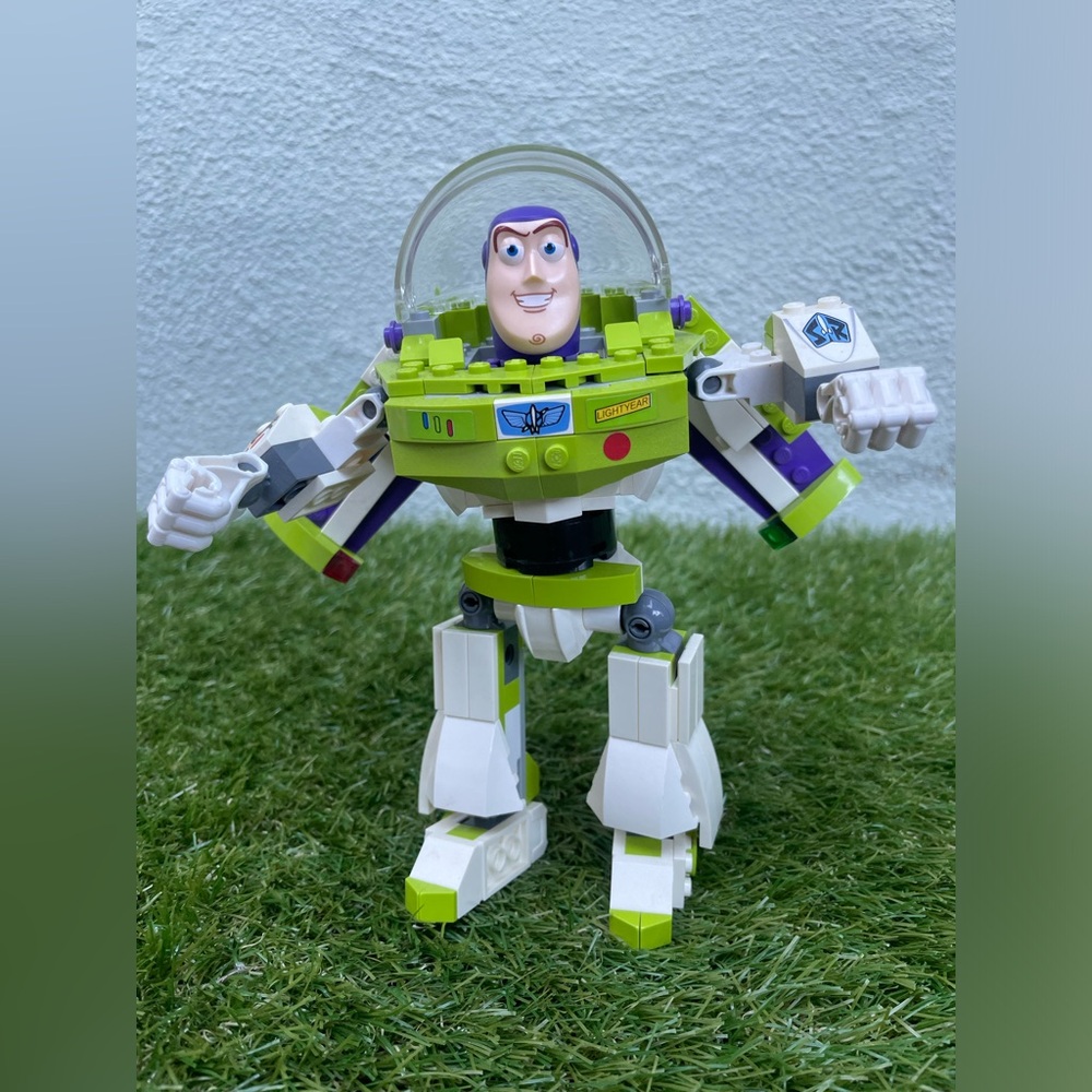 Constructed Buzz Lightyear Lego | Lego 7592